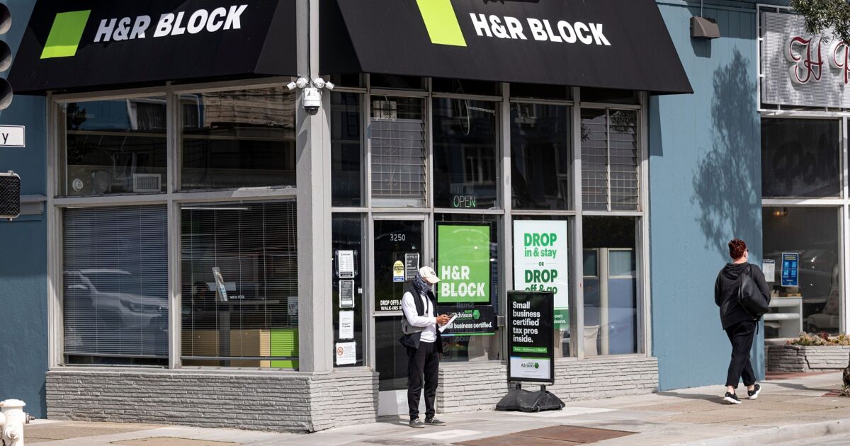 H&R Block reports 'strong' fiscal year, raises dividends