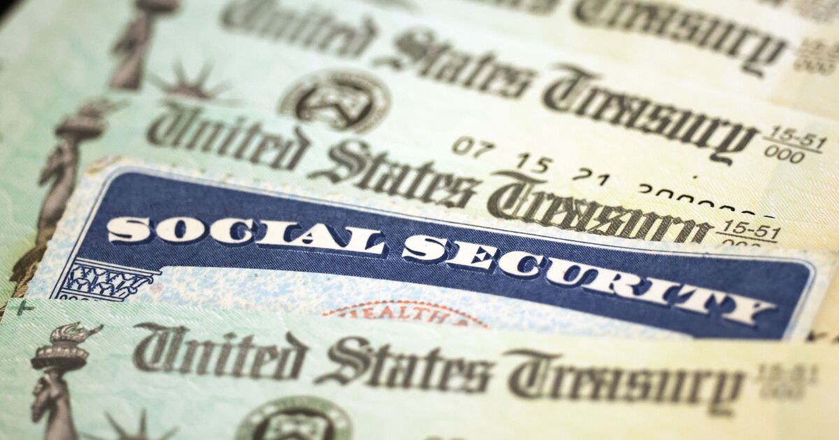 Retirees will get 3.2% Social-Security boost next year, smallest gain since 2021